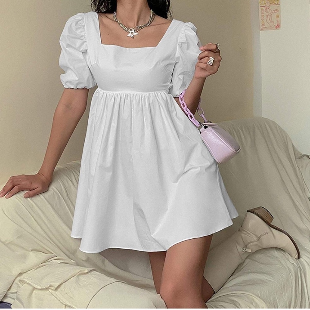 NWOT White Open-Back Dress Size M - Picture 2 of 6